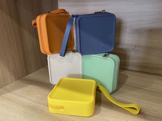 Caixa de armazenamento de bolsas cosméticas de silicone 100% de qualidade alimentar para acessórios de maquiagem