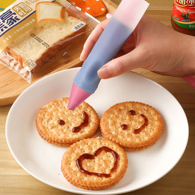 Decore bolos e doces sem esforço com esta caneta de bolo de silicone de 14,5 * 2,3 cm
