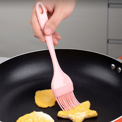 Escrava de silicone rosa Set de três peças Espatulas resistentes ao calor Escova de churrasco Ferramentas de panificação