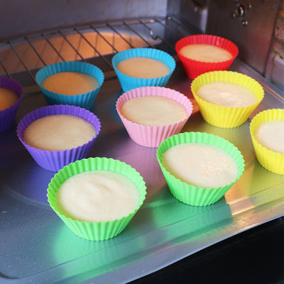 24pcs / 12pcs embalagem Logotipo personalizado aceitável de silicone não-aderente Cupcake forros para a festa