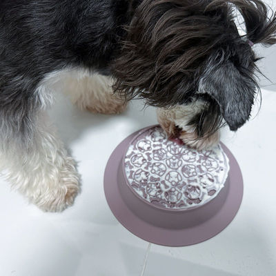 Voltagem não aplicável recipiente de silicone para lamber cães Design interativo de alimentador lento